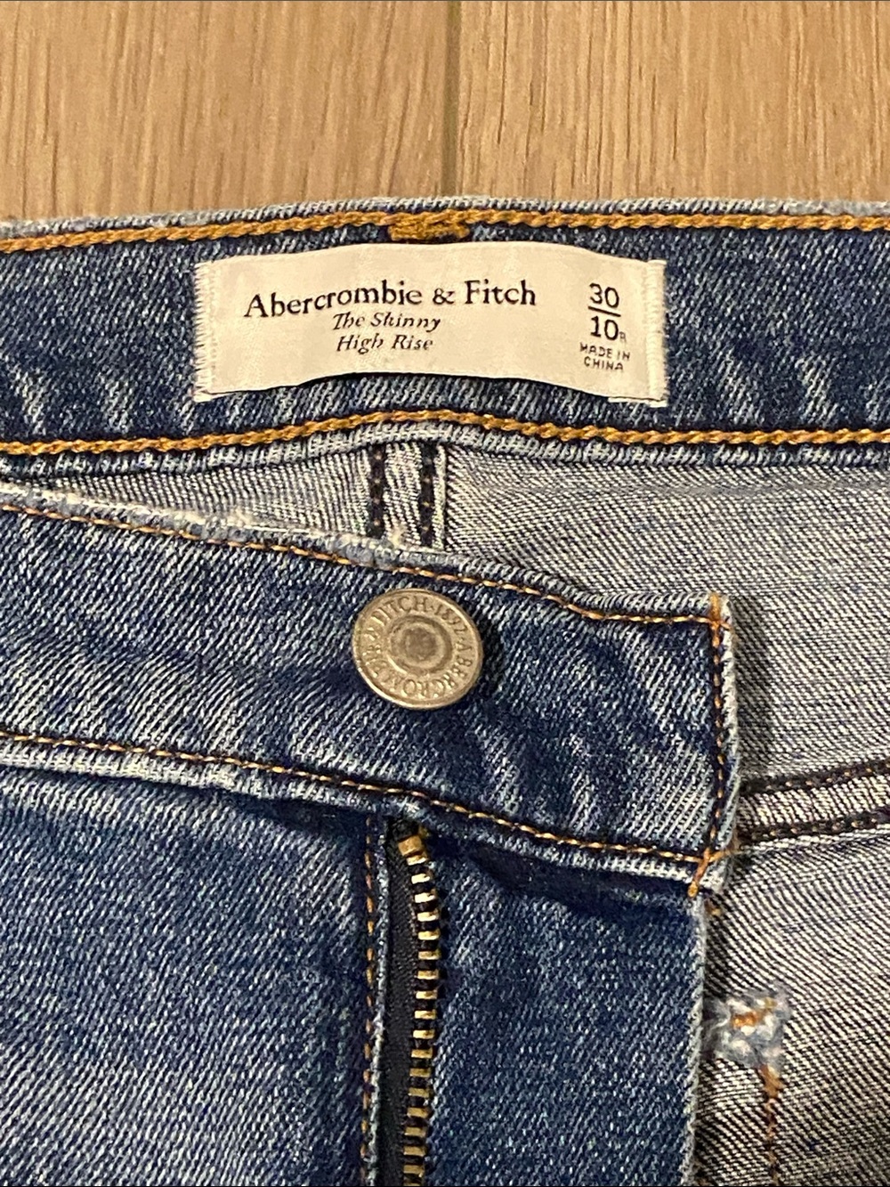 A&F The Skinny High Rise Jeans - Picture 9 of 14